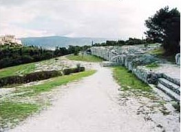Pnice - La tribuna del retore di fronte alla rocca dell'Acropoli - Fonte: Gnto